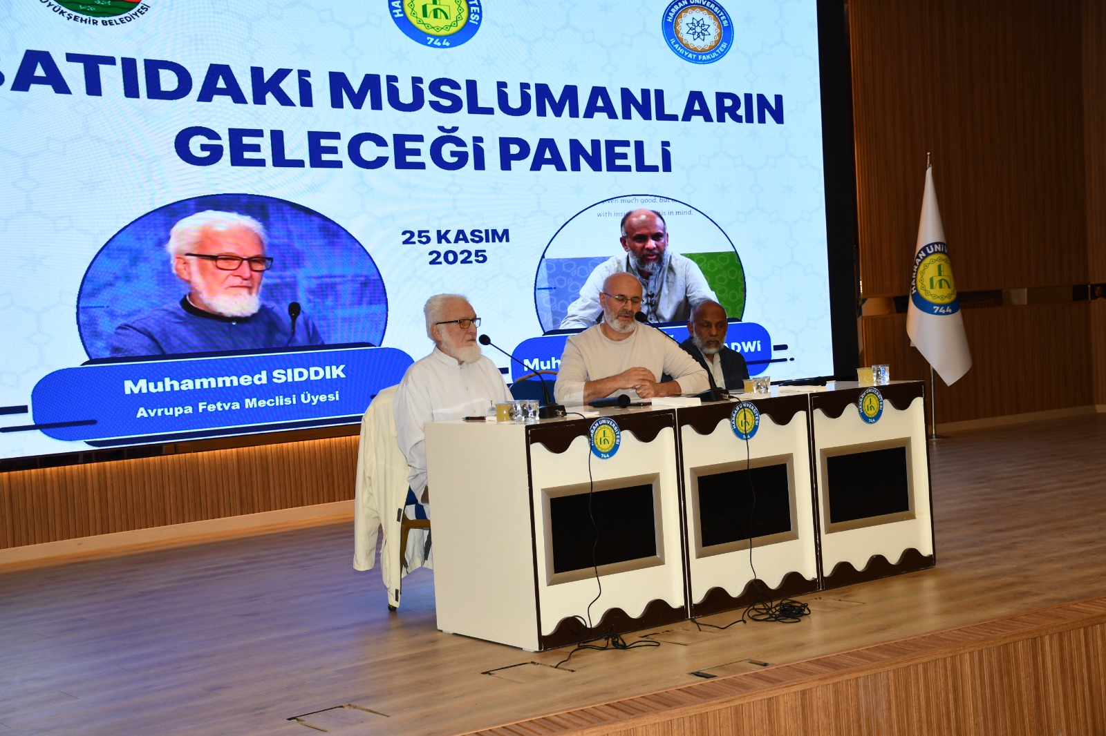 Harran Üniversitesi İlahiyat Fakültesi Öncülüğünde “Batıdaki Müslümanların Geleceği” Başlıklı Panel Gerçekleştirildi